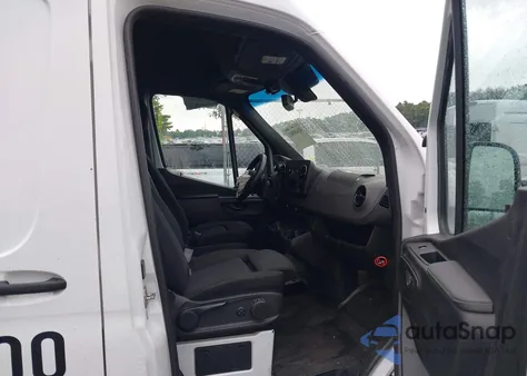 2022 Mercedes-Benz Sprinter 2500 Standard Roof V6 from USA, damaged, VIN W1Y4EBHY5NT084472